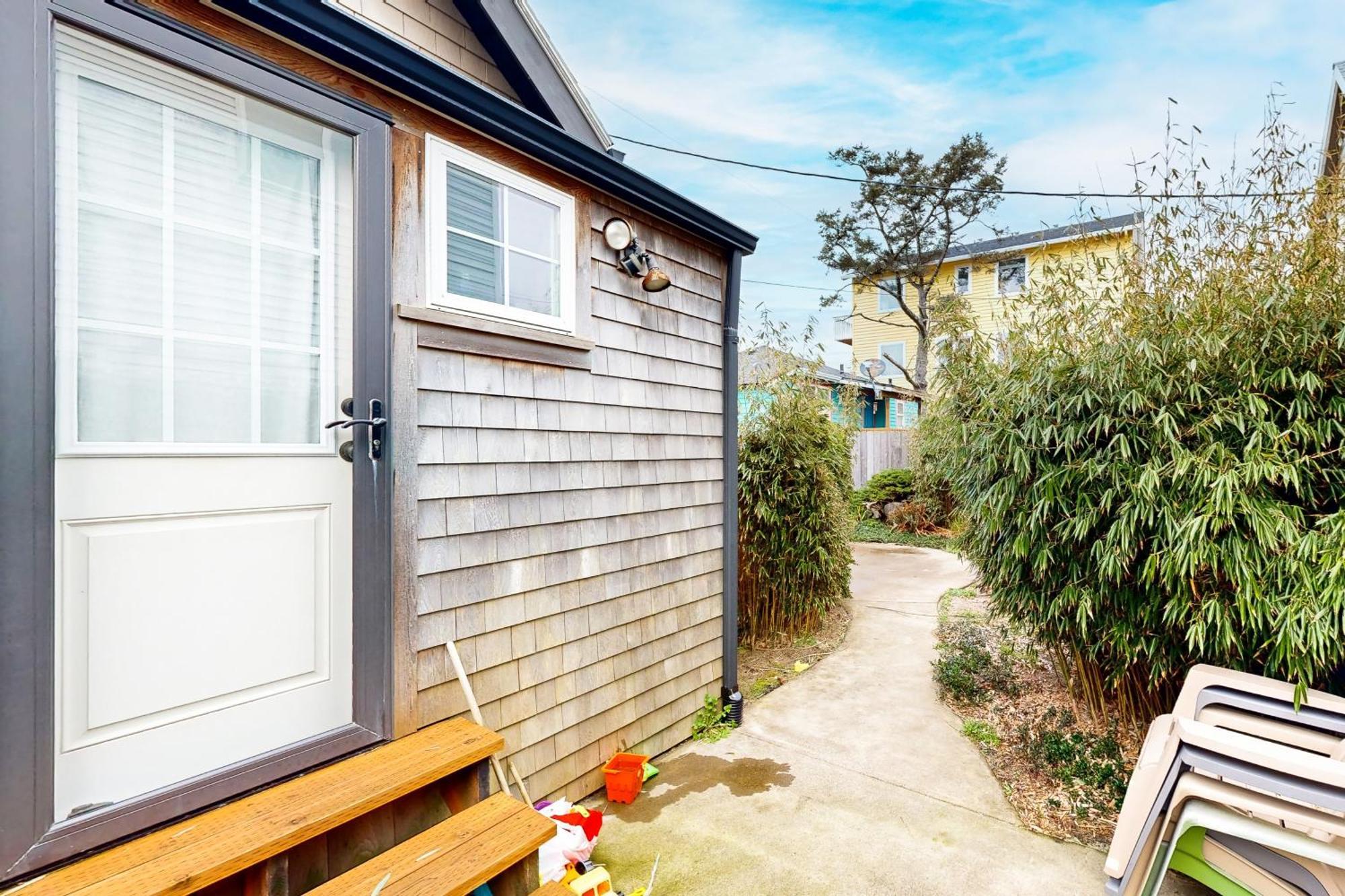Rockaway Beach Bungalow Exterior photo